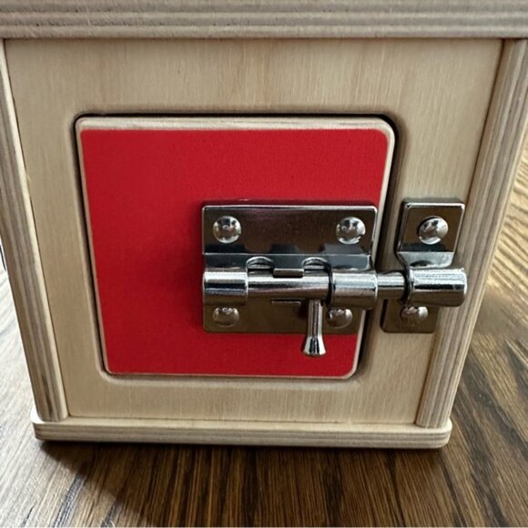 Lovevery The Lockbox - Picture 4 of 8